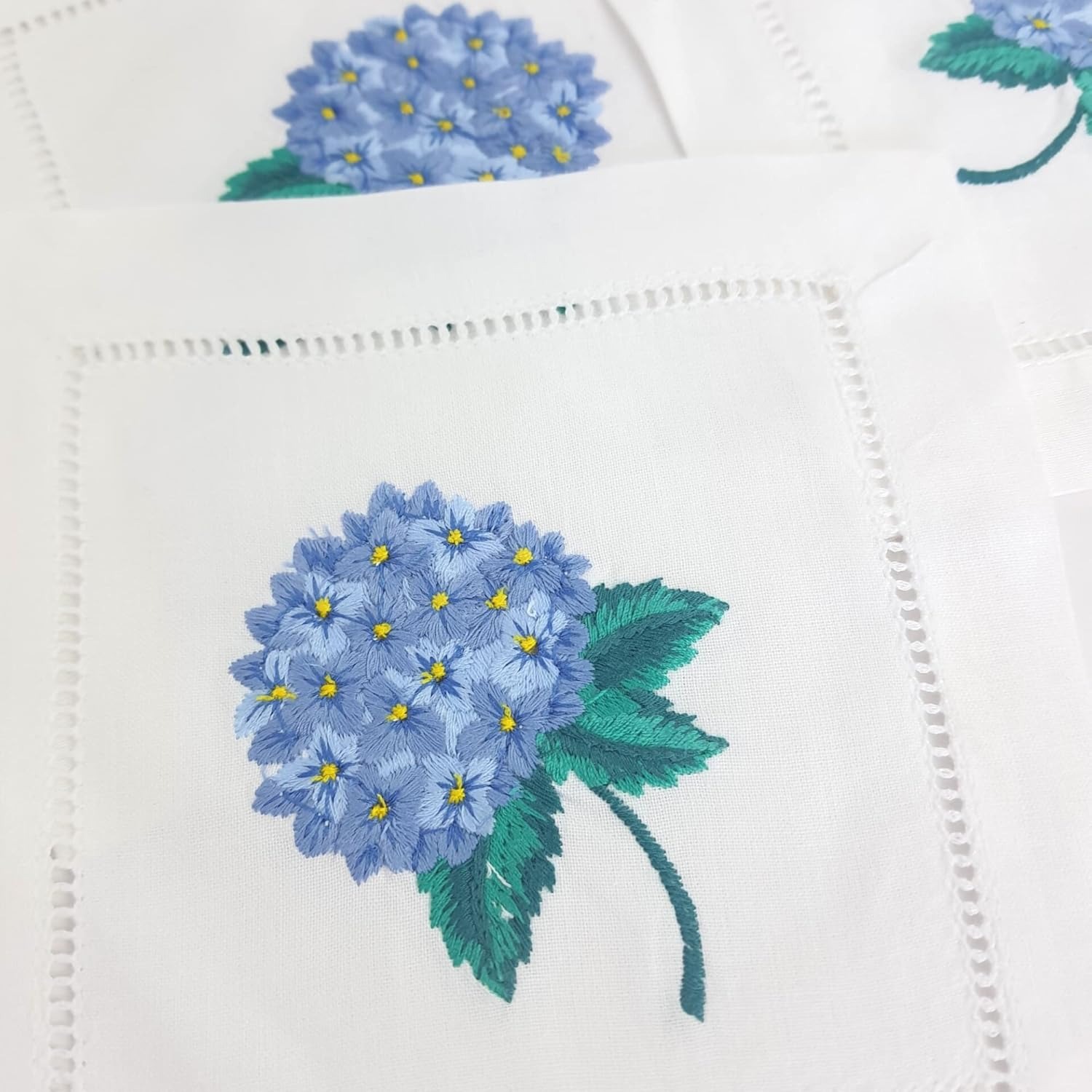Floral Hand-Embroidered Cotton - огляд і ціна Monogrammed Handkerchief